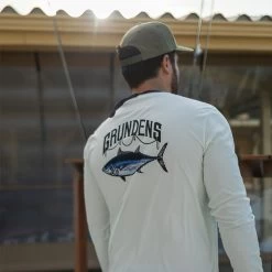 Grundens -Grundens tuna tech tee alt lifestyle 1